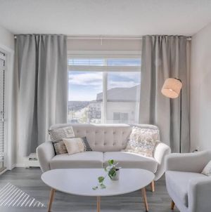 Brand New Luxury 2 Bedrooms Condo Nearby Calgary Airport & Crossiron Mill Mall photos Exterior