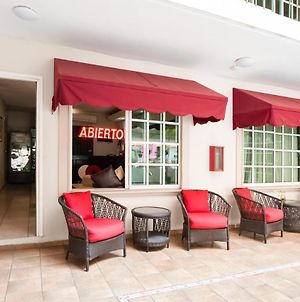 Capital O Boca Inn & Suites photos Exterior