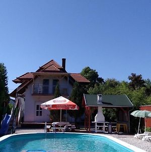 Ferienhaus Direkt Am See Mit Pool, Wlan, Spielplatz photos Exterior