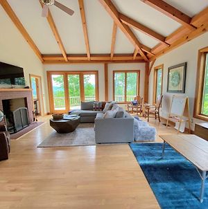 New Stunning Home With Breathtaking Views, Outdoor Cedar Sauna, Great Location photos Exterior