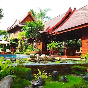 Ruen Kanok Thai House photos Exterior