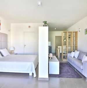 Room In Apartment - Pleasant Aparthotel Within Walking Distance Of The Capital photos Exterior
