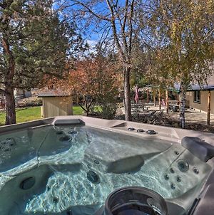 Pet-Friendly Redmond Home With Hot Tub, Porch, Grill photos Exterior