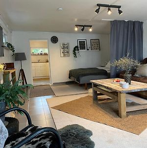 Cozy Studio Apartment With Garden Access photos Exterior