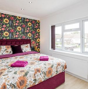 Luxurious 4 Bedroom House✪ Gobions ✪ Prime Location ✪ Basildon ✪ photos Exterior