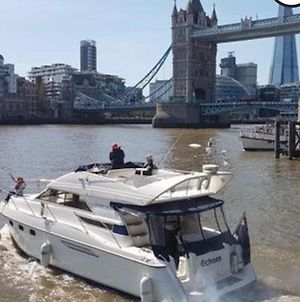 Yacht -Central London St Kats Dock Tower Bridge photos Exterior