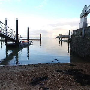 Seafarer'S View - 6 Bedroom Townhouse In Cowes, Parking & Seaviews. photos Exterior