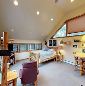 Studio With Tranquil Glacier Views Features Private Hot Tub And More photos Exterior