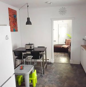 Monthly Stay Montreal Queen And Double Bed Fast Wifi Parking Airport Park Baby Friendly photos Exterior