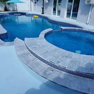 Luxurious House With Bautiful Pool Heater Incluid photos Exterior