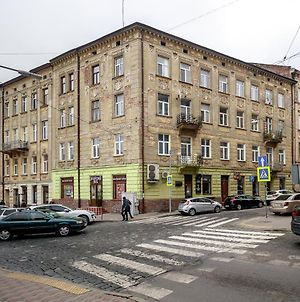 Golden Violin ! Apartments Lviv BW photos Exterior