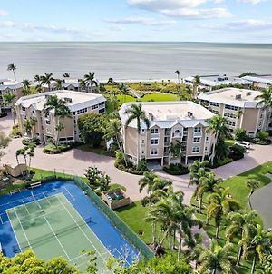 Spectacular Oceanfront Residence, Executive Level Beachfront Property With Panoramic Gulf Views photos Exterior