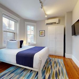 A Stylish Stay W/ A Queen Bed, Heated Floors.. #22 photos Exterior