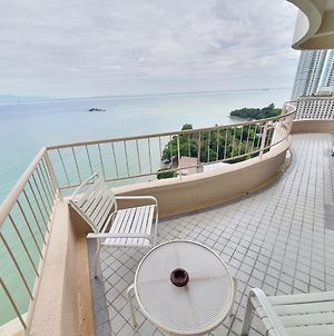 Spacious Family Beach Resort + Big Balcony @ D' Beach Suites photos Exterior