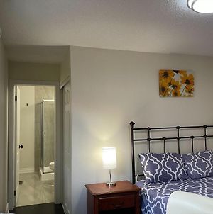 Room 2 Master Bedroom Suite With Separate Bathroom photos Exterior