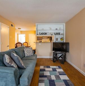 King Suite Townhome With Laundry & Patio! photos Exterior