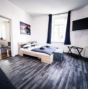 Top Apartment Mit 2 Schlafzimmern & Esszimmer - Schnelles Internet Und Nah Zu Porsche, Dhl & Flughafen photos Exterior