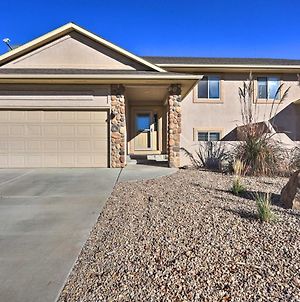 Pet-Friendly Grand Junction Townhome With Yard! photos Exterior