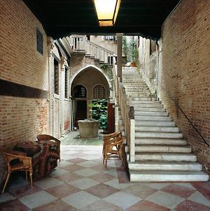 Private Room In A Gothic Palazzo Dona In The Center Of Venice photos Exterior