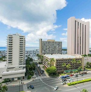 One Bedroom Condos With Lanai Near Ala Wai Harbor - Perfect For 2 Guests photos Exterior