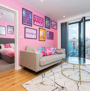Maevela Apartments ☆ Pink Luxury Apartment With Balcony - Birmingham City Centre - 5 Min Walk From Bullring, Cube, Mailbox, New Street Station - Free Netflix & Wifi photos Exterior