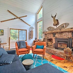 Whimsical Winhall Cottage With Private Hot Tub! photos Exterior