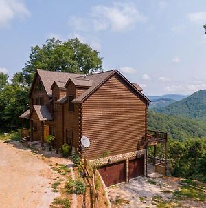 Cranberry View Lodge - Views, Privacy, Gated Community, Game Table! photos Exterior
