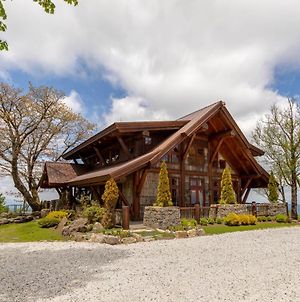 Sterling Lodge At Eagles Nest - 360 Degree Views!! Hot Tub, Outdoor Fireplace, Summer Concerts! photos Exterior