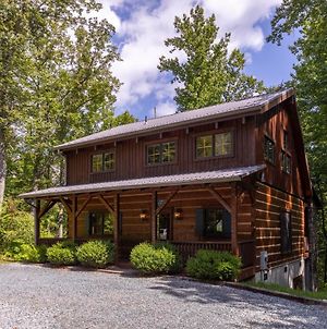 Walk In The Clouds - Rustic Cabin With Hot Tub, Outdoor Fireplace, Fenced Dog Area photos Exterior