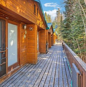 Beautiful Ski-In Ski-Out Condo Located On The Eagle Point Resort! Condo photos Exterior
