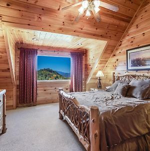 Big Bear Lodge, 5 Bedrooms, View, Hot Tub, Privacy, Jacuzzis, Sleeps 26 photos Exterior