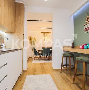 Lovely Stylish 2-Bedroom Apartment In The Center Of Prishtine photos Exterior