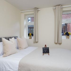 Luxury Burgess Apartments Close To Soton General Hospital photos Room