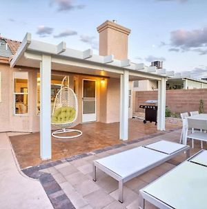Sunny Heated Pool Retreat Near Las Vegas, 1- Story, 3 Bedrooms, Fully Equipped Island Kitchen photos Exterior