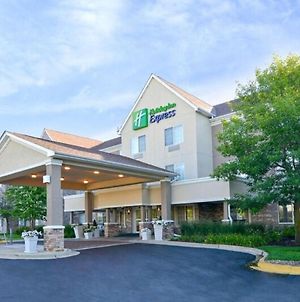 Holiday Inn Express & Suites Chicago-Deerfield/Lincolnshire photos Exterior