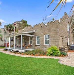 Remodeled Historic 1800S Carriage House, The Castle Garden, Colonial Modern Mansion photos Exterior