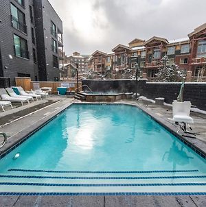 Smart And Stylish Studio Living 650 Feet From The Lifts And Village Pool Lounge And More photos Exterior
