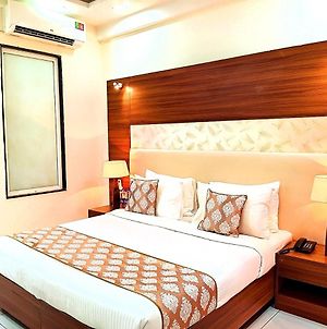 Hotel When In Gurgaon - Opposite To Artemis Hospital photos Exterior