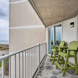 Colorful Beachfront Condo With Resort Amenities photos Exterior