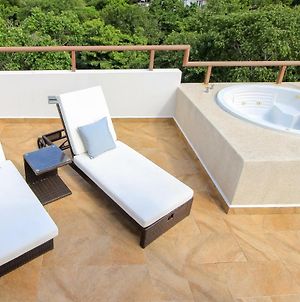 Fantastic Family Penthouse Private Balcony Rooftop Terrace Lovely Hot Tub Jungle View photos Exterior