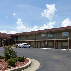 Red Roof Inn & Suites Cleveland, Tn photos Exterior