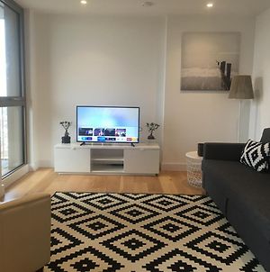 Luxurious Serviced Apartment In Croydon photos Exterior