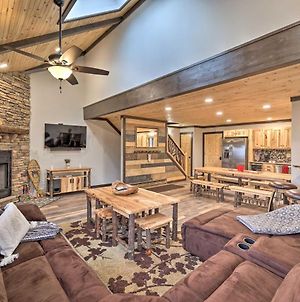Rustic Tannersville Townhome Ski-In, Ski-Out photos Exterior