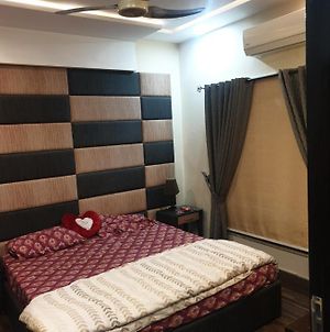 Luxury Bahria One Room With Living Room Near Effiel Tower photos Exterior