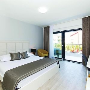 Eight-Bedroom Holiday Home In Kastel Novi photos Exterior