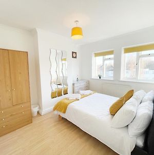 3 Bed Duplex Flat, Free Wifi & Netflix, Ideal For Contractors photos Exterior
