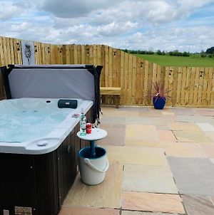 Thistle Pod - Glamping Pod With Hot Tub photos Exterior