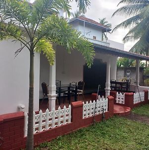 Lali Beach Villa photos Exterior