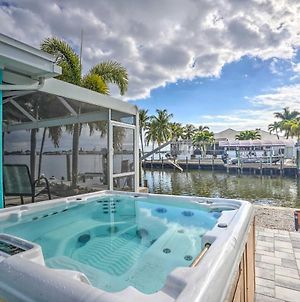 Waterfront Matlacha Home With Hot Tub And Grill! photos Exterior