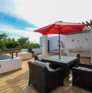 Unique 2 Level Penthouse Charming Rooftop With Hot Tub Loungers And Swing Seat Close To Golfcourse photos Exterior